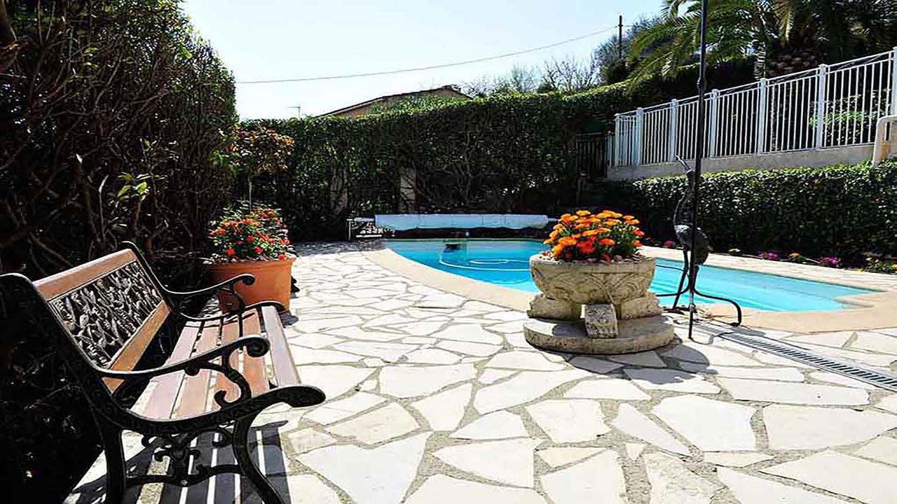 "La Valeriane" Apartment Грас Екстериор снимка